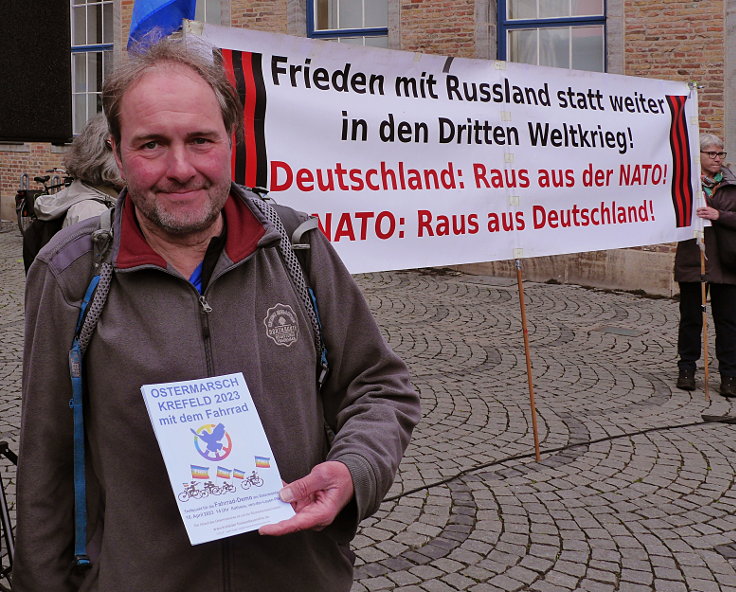 Achim Schmitz auf dem 'Ostermarsch Rheinland' 2023 in Düsseldorf